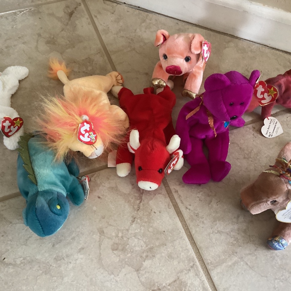 Lot of 8 collectible beanie babies 8 NWT